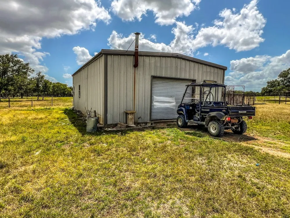 1220 County Road 225 Briggs, TX 78608