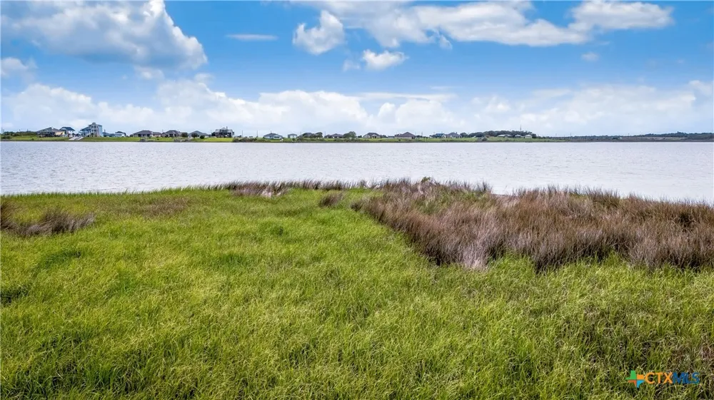 362 Evening Point Port Lavaca, TX 77979