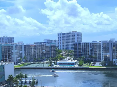 3505 S Ocean Dr #1105