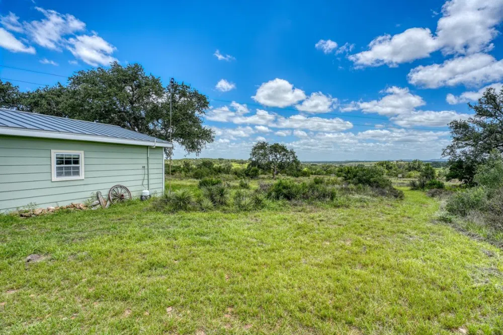 691 Grape Creek Road Johnson City, TX 78636