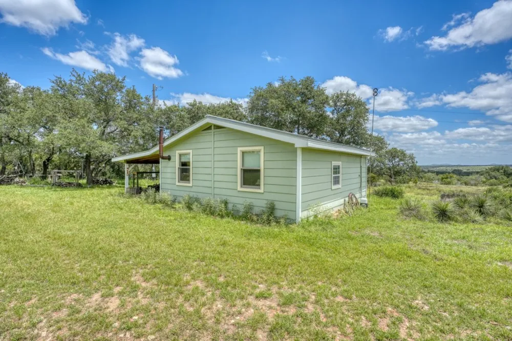 691 Grape Creek Road Johnson City, TX 78636