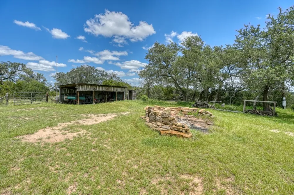 691 Grape Creek Road Johnson City, TX 78636