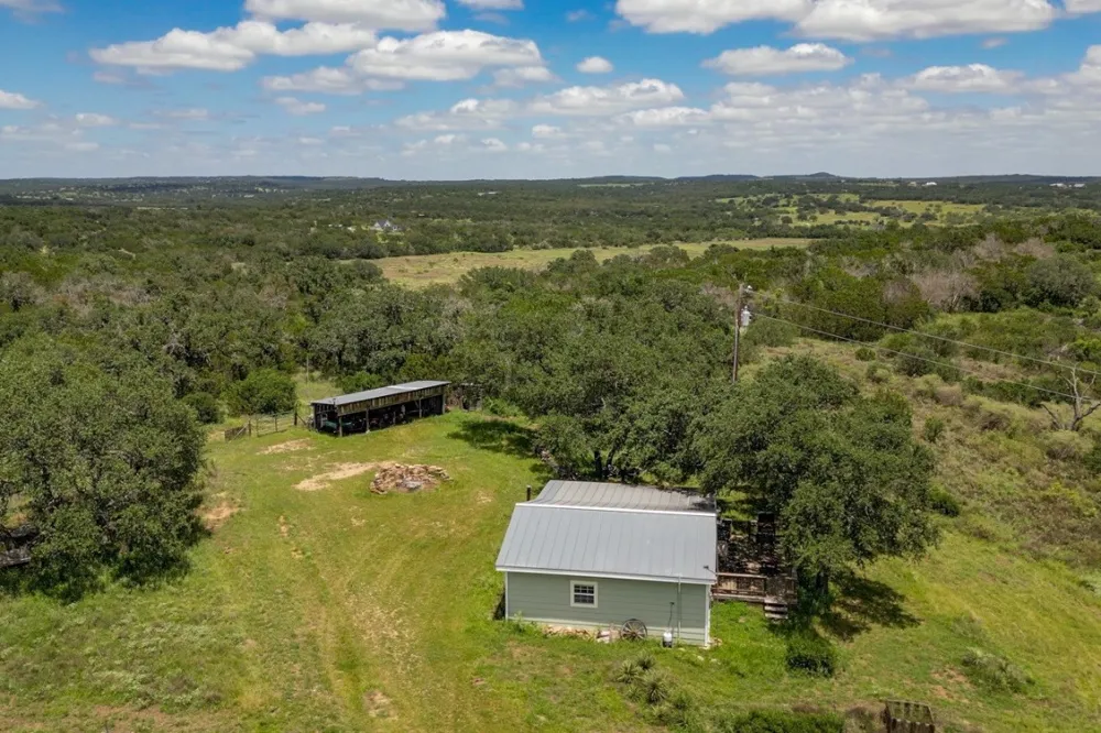 691 Grape Creek Road Johnson City, TX 78636