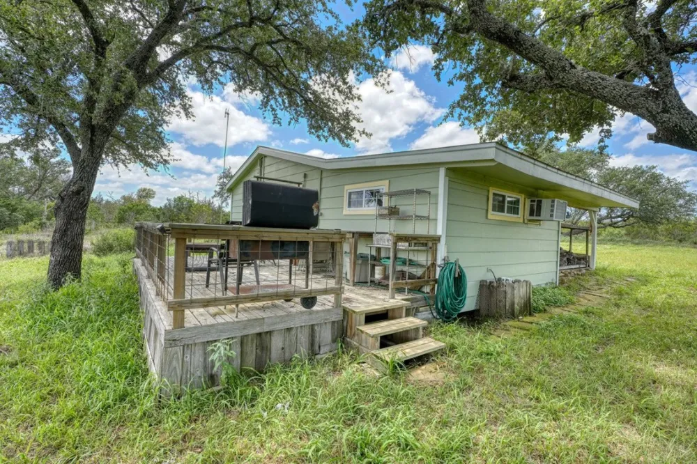 691 Grape Creek Road Johnson City, TX 78636