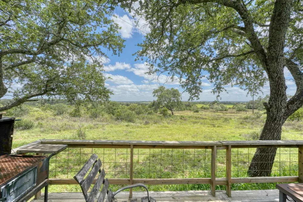 691 Grape Creek Road Johnson City, TX 78636