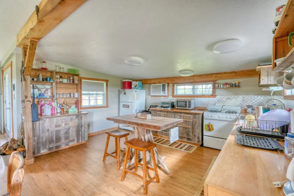 691 Grape Creek Road Johnson City, TX 78636