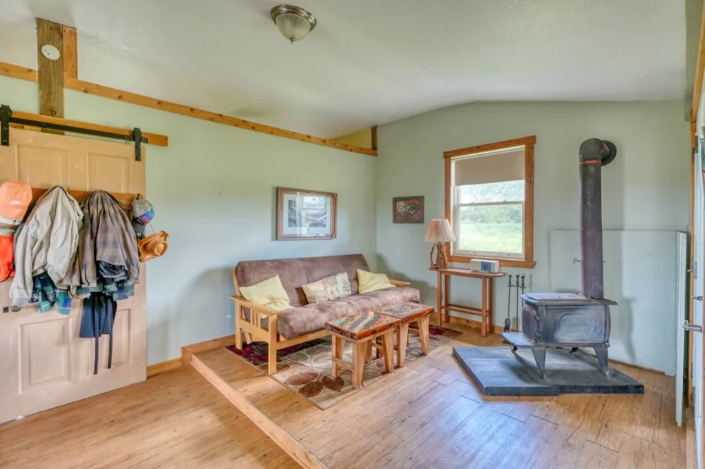 691 Grape Creek Road Johnson City, TX 78636