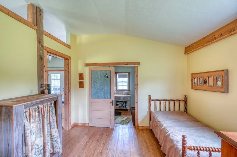 691 Grape Creek Road Johnson City, TX 78636