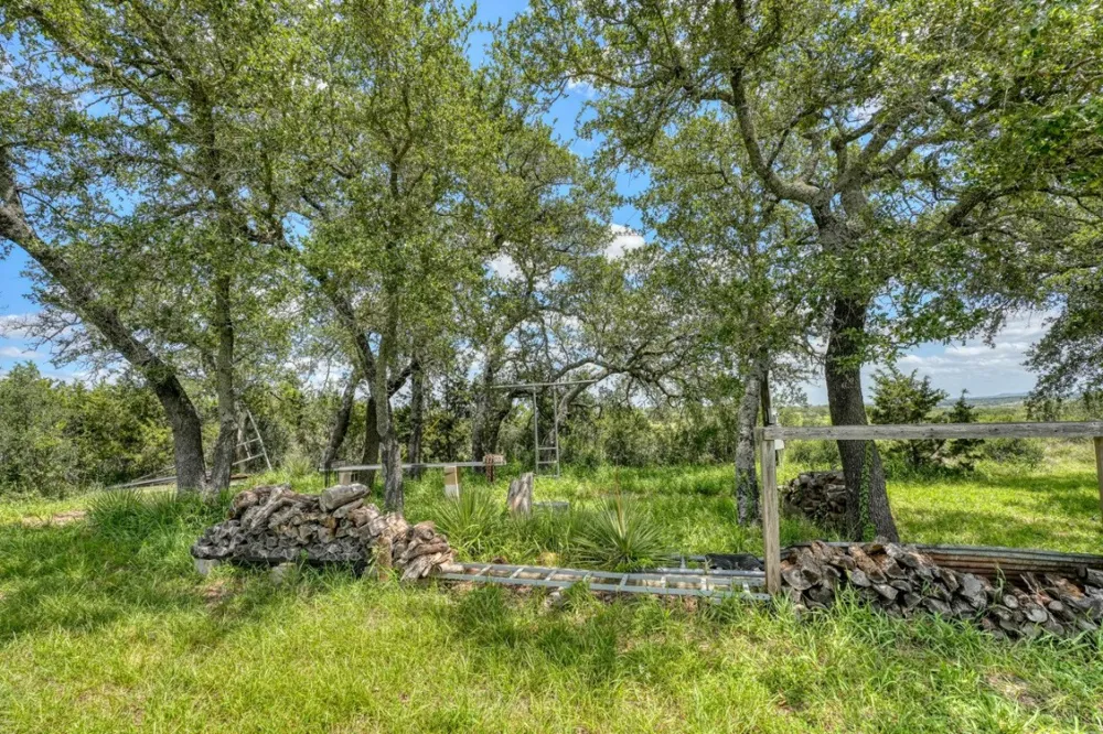 691 Grape Creek Road Johnson City, TX 78636