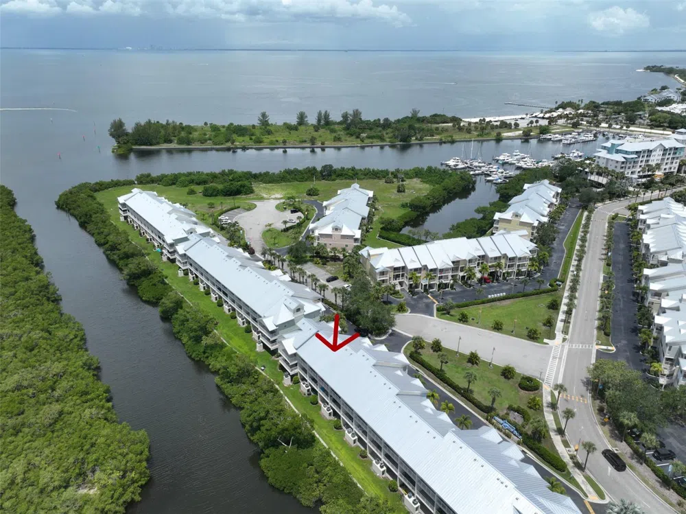 3226 MANGROVE POINT DRIVE Ruskin, FL 33570