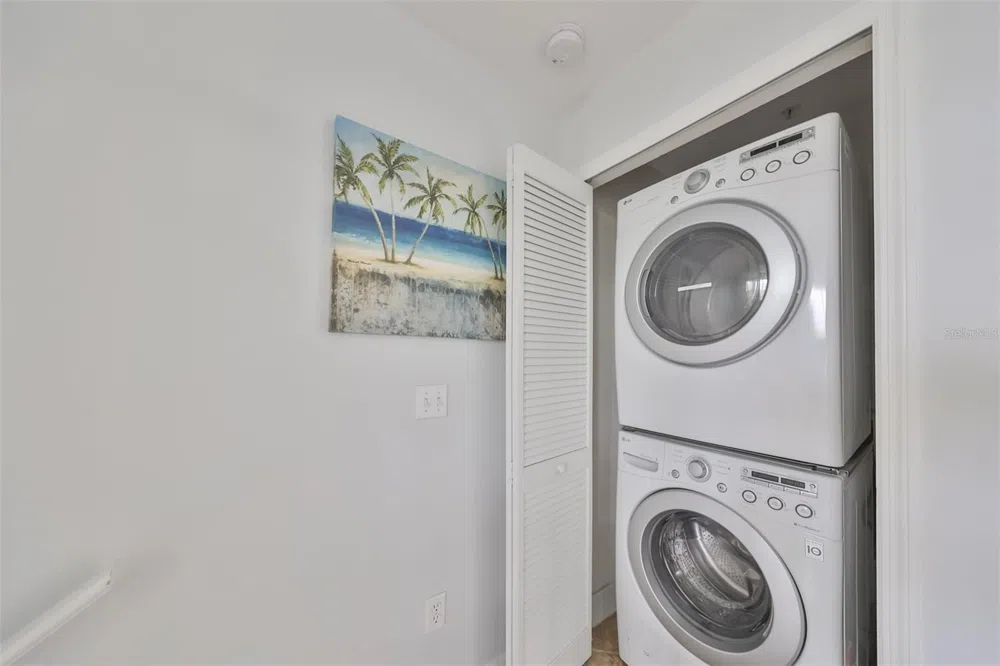 3226 MANGROVE POINT DRIVE Ruskin, FL 33570