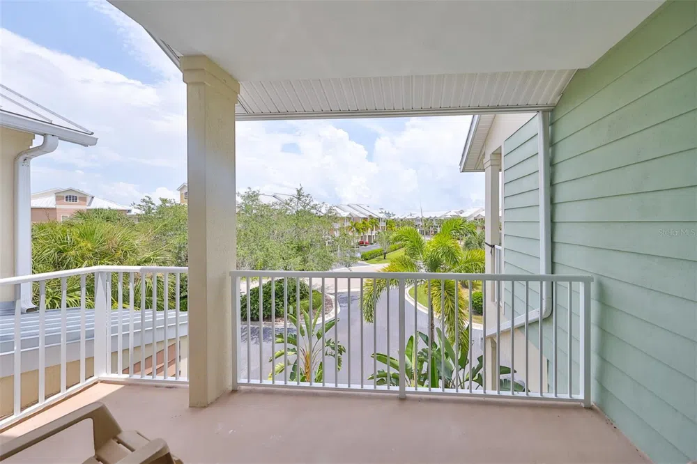 3226 MANGROVE POINT DRIVE Ruskin, FL 33570