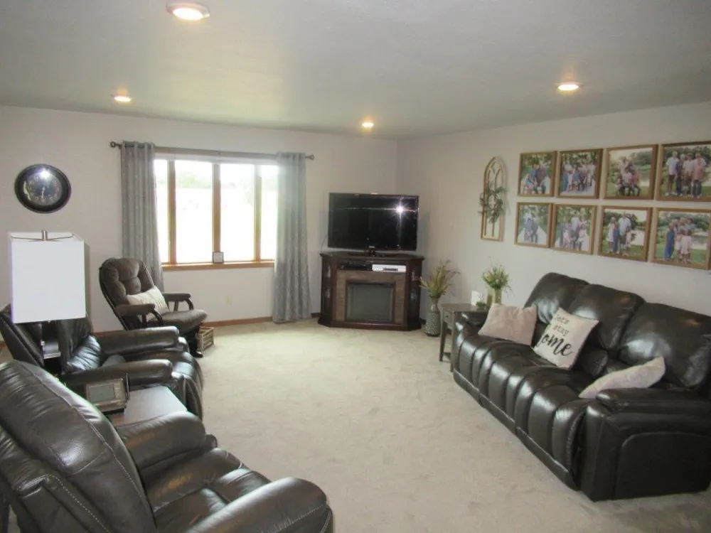 510 Hill Crest Street Edgerton, MN 56128