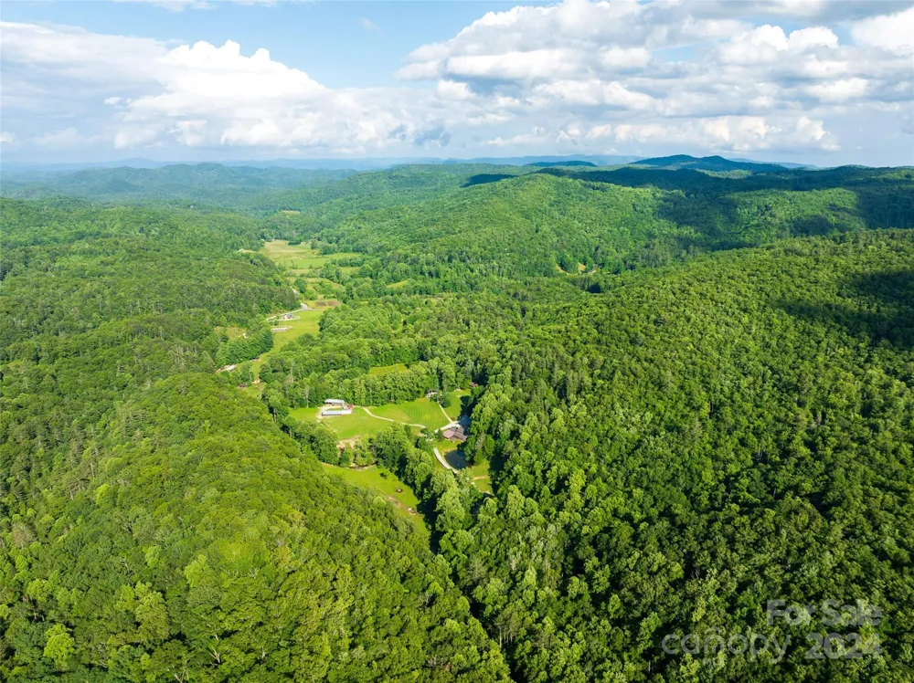 500 Winding Gap Road Lake Toxaway, NC 28487