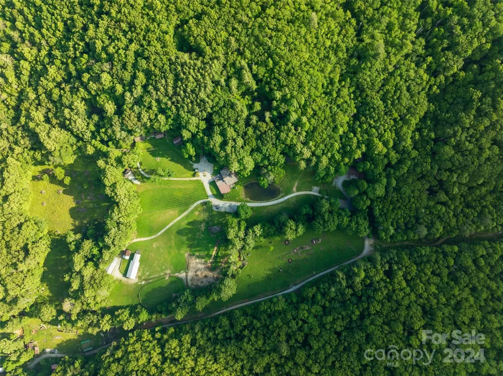 500 Winding Gap Road Lake Toxaway, NC 28487