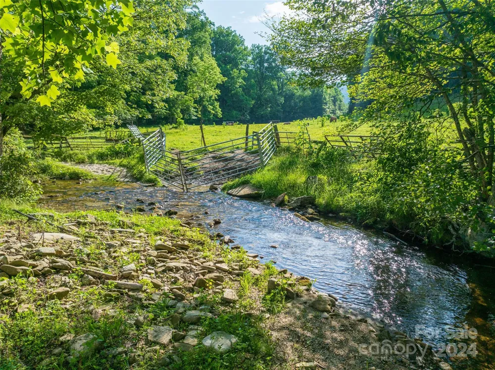 500 Winding Gap Road Lake Toxaway, NC 28487