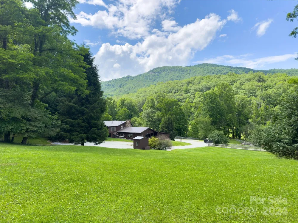 500 Winding Gap Road Lake Toxaway, NC 28487