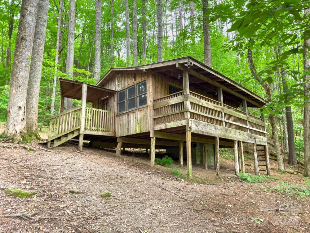 500 Winding Gap Road Lake Toxaway, NC 28487