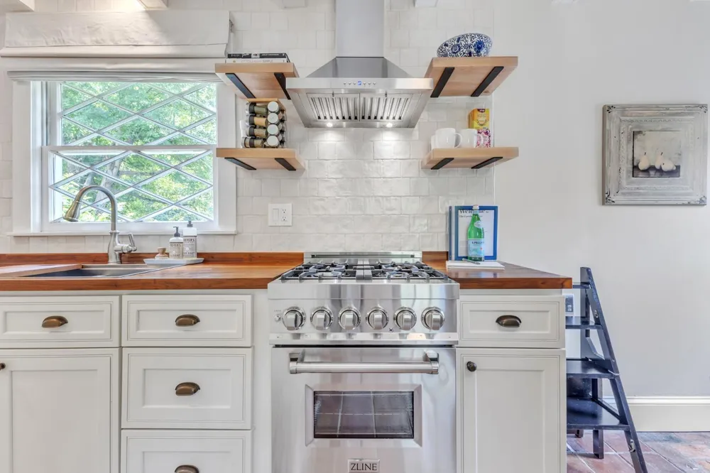 225 E Corbin Street Hillsborough, NC 27278