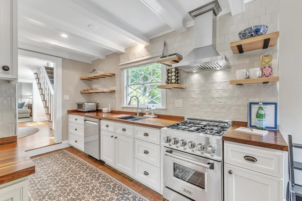 225 E Corbin Street Hillsborough, NC 27278