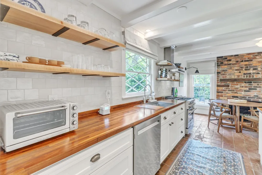 225 E Corbin Street Hillsborough, NC 27278