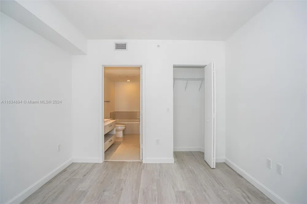 55 SW 9th ST #2108 Miami, FL 33130