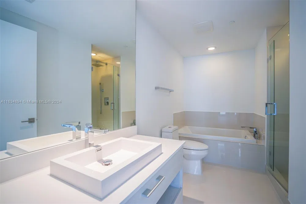 55 SW 9th ST #2108 Miami, FL 33130