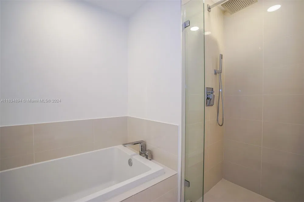 55 SW 9th ST #2108 Miami, FL 33130