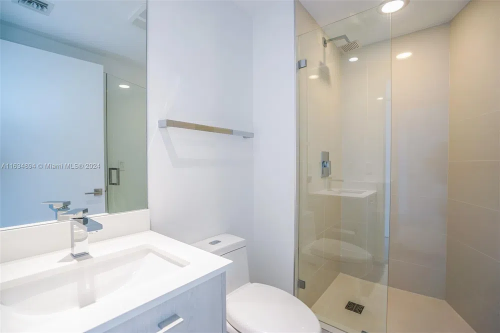 55 SW 9th ST #2108 Miami, FL 33130