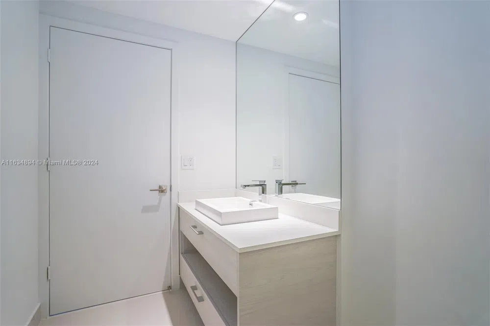 55 SW 9th ST #2108 Miami, FL 33130