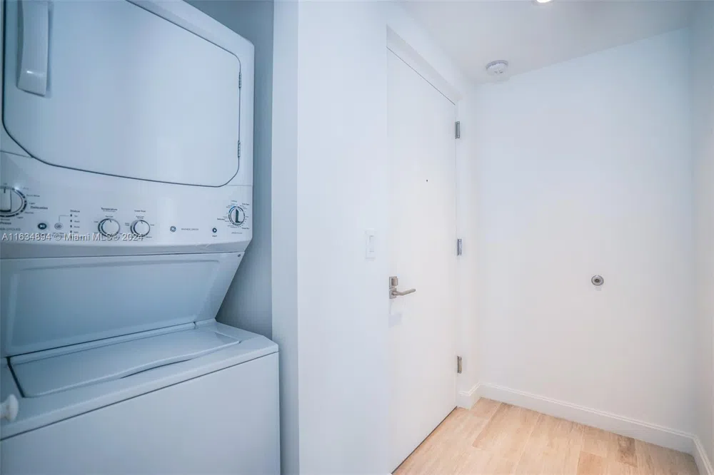 55 SW 9th ST #2108 Miami, FL 33130