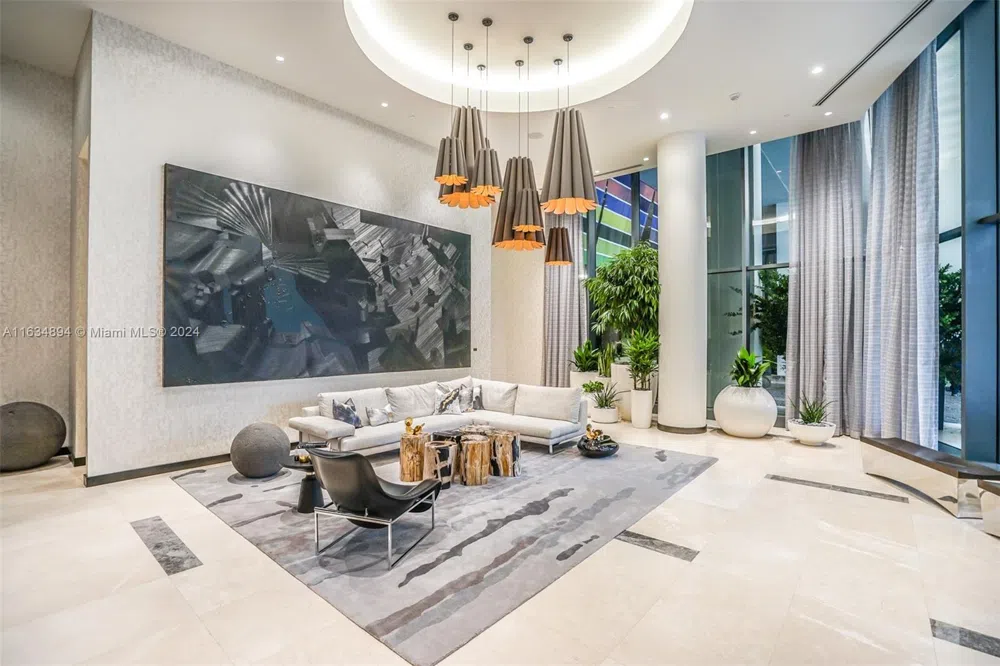 55 SW 9th ST #2108 Miami, FL 33130