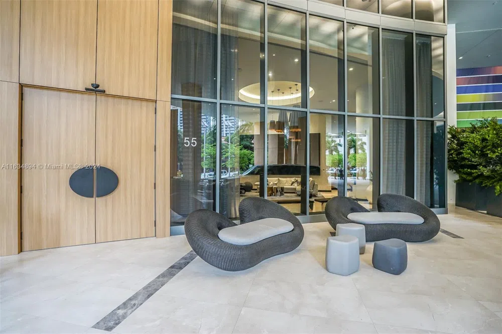 55 SW 9th ST #2108 Miami, FL 33130