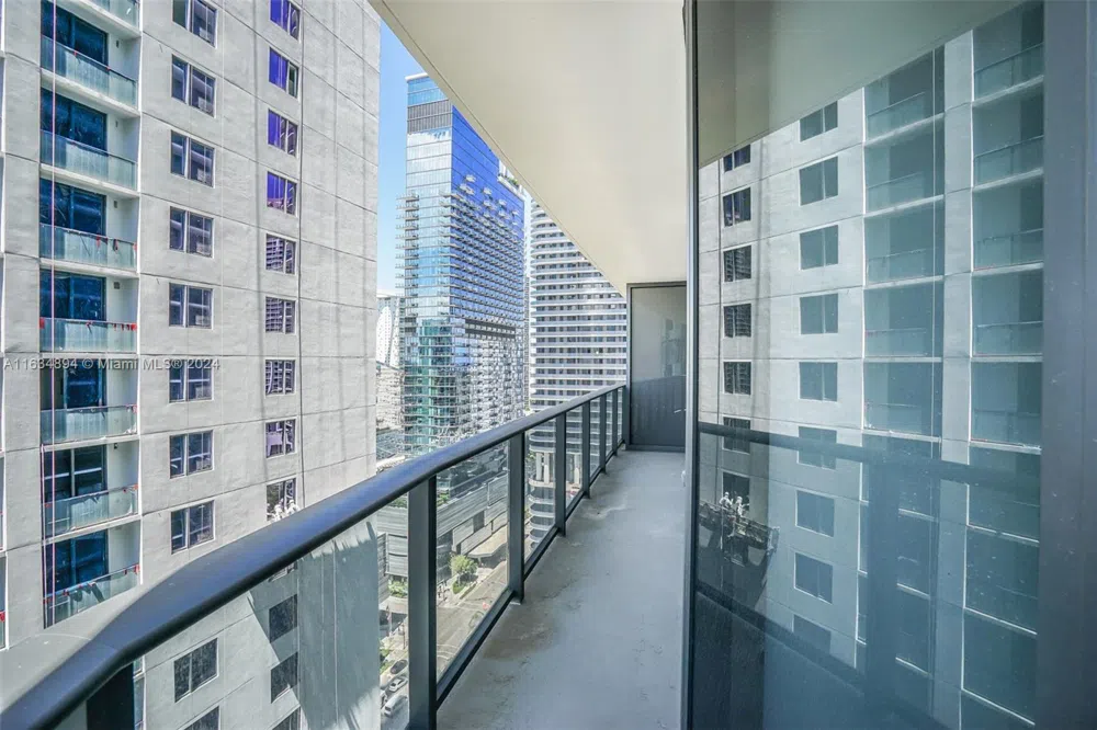 55 SW 9th ST #2108 Miami, FL 33130