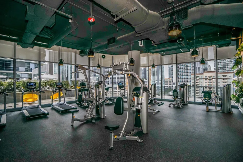 55 SW 9th ST #2108 Miami, FL 33130