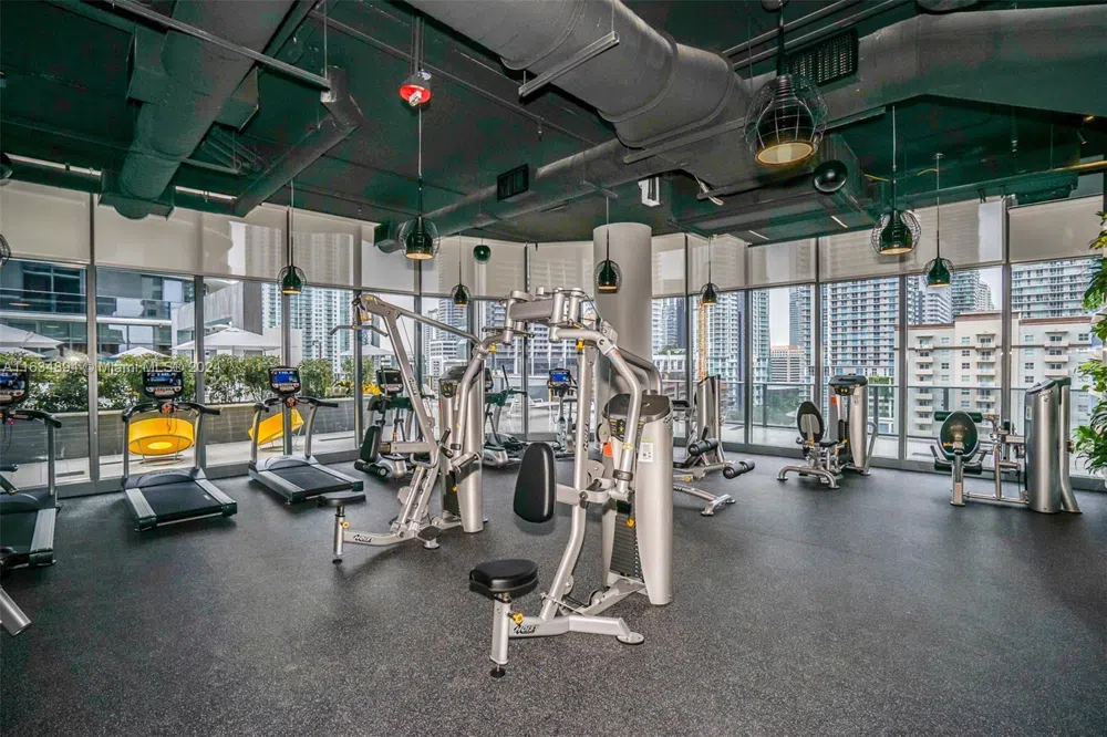 55 SW 9th ST #2108 Miami, FL 33130