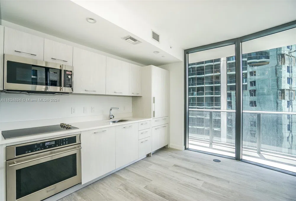 55 SW 9th ST #2108 Miami, FL 33130