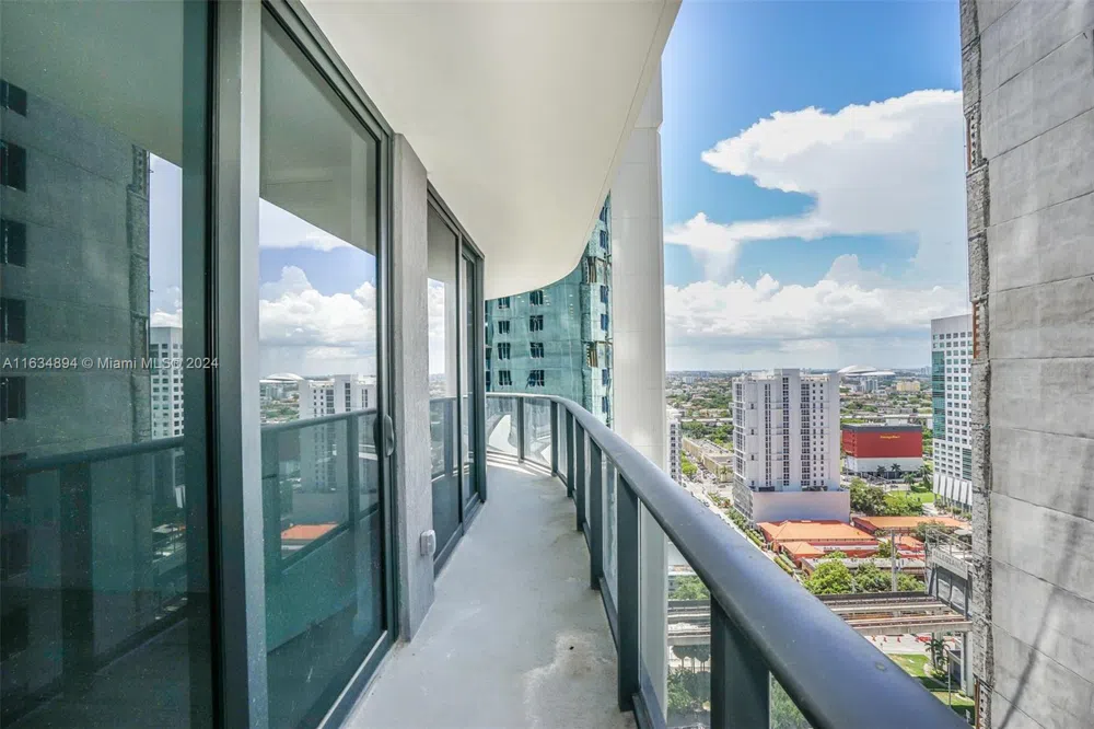 55 SW 9th ST #2108 Miami, FL 33130