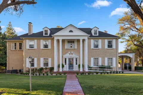 1307 W 6th Street