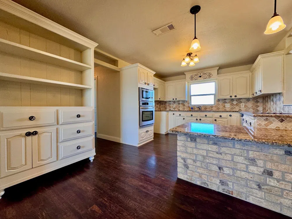 1954 County Road 240 Plains, TX 79355