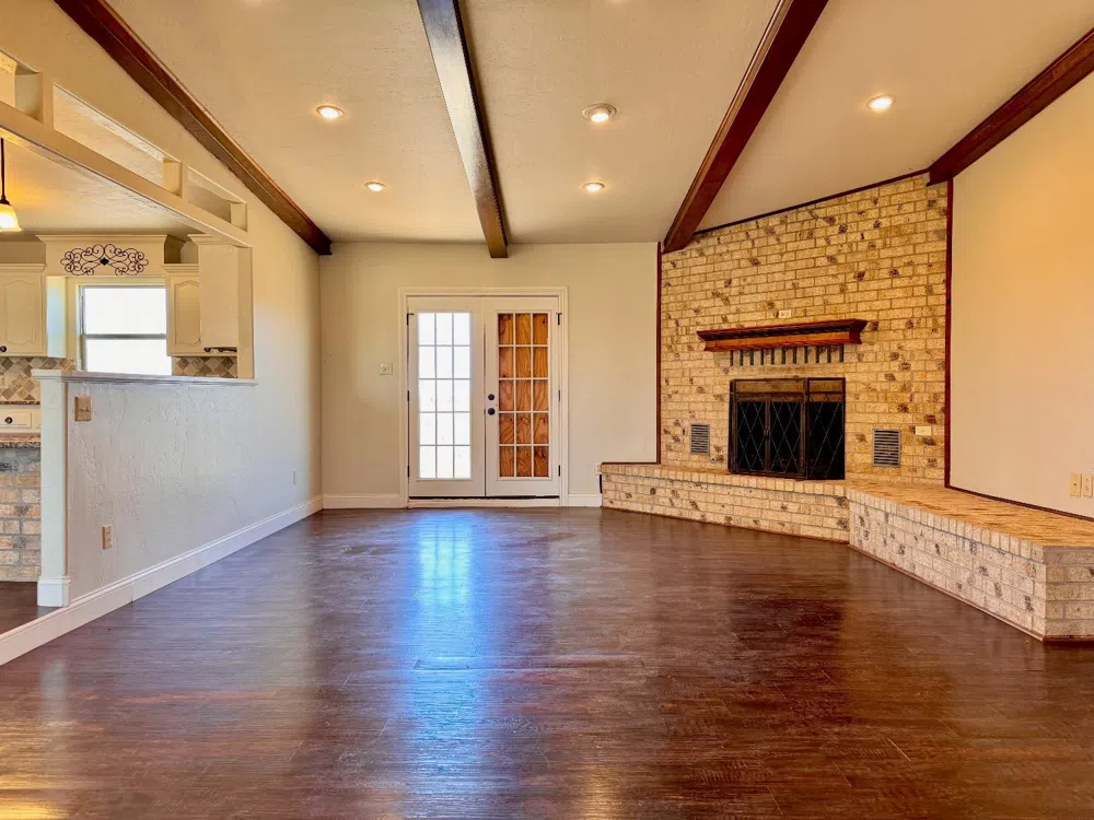 1954 County Road 240 Plains, TX 79355