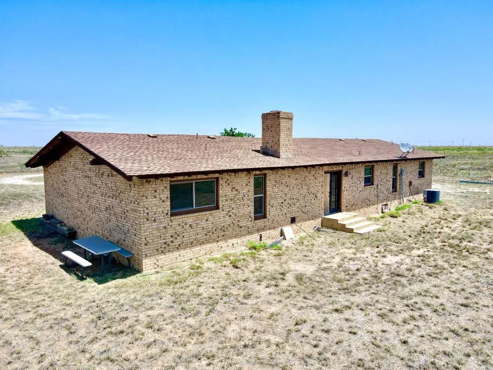 1954 County Road 240 Plains, TX 79355