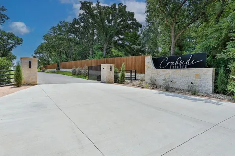 2001 Meadow Bend Court