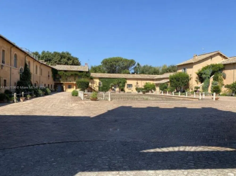 4 NW Via tiberina 