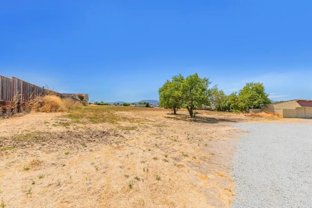 1573 Valley View Road Hollister, CA 95023
