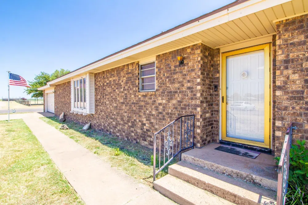 1508 Ave O Ralls, TX 79357