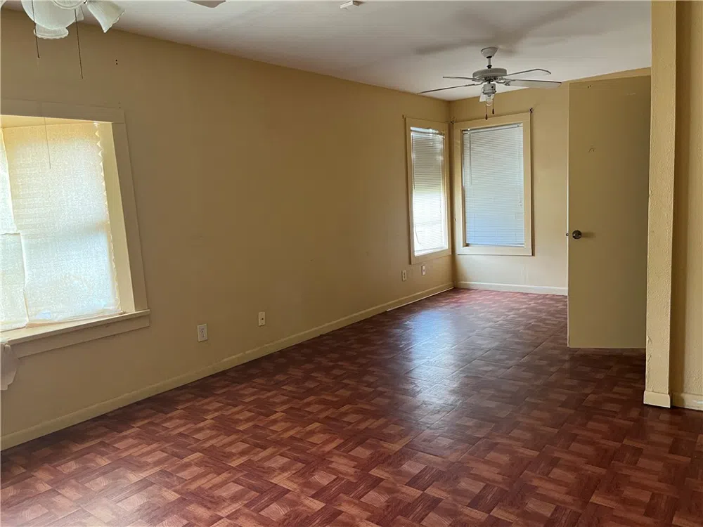 722 E Copano Street Mathis, TX 78368