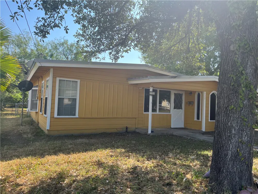 722 E Copano Street Mathis, TX 78368