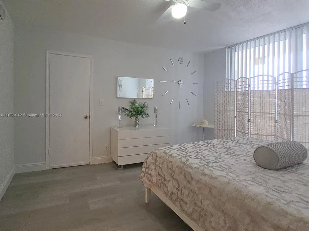 1825 S Ocean Dr #206 Hallandale Beach, FL 33009