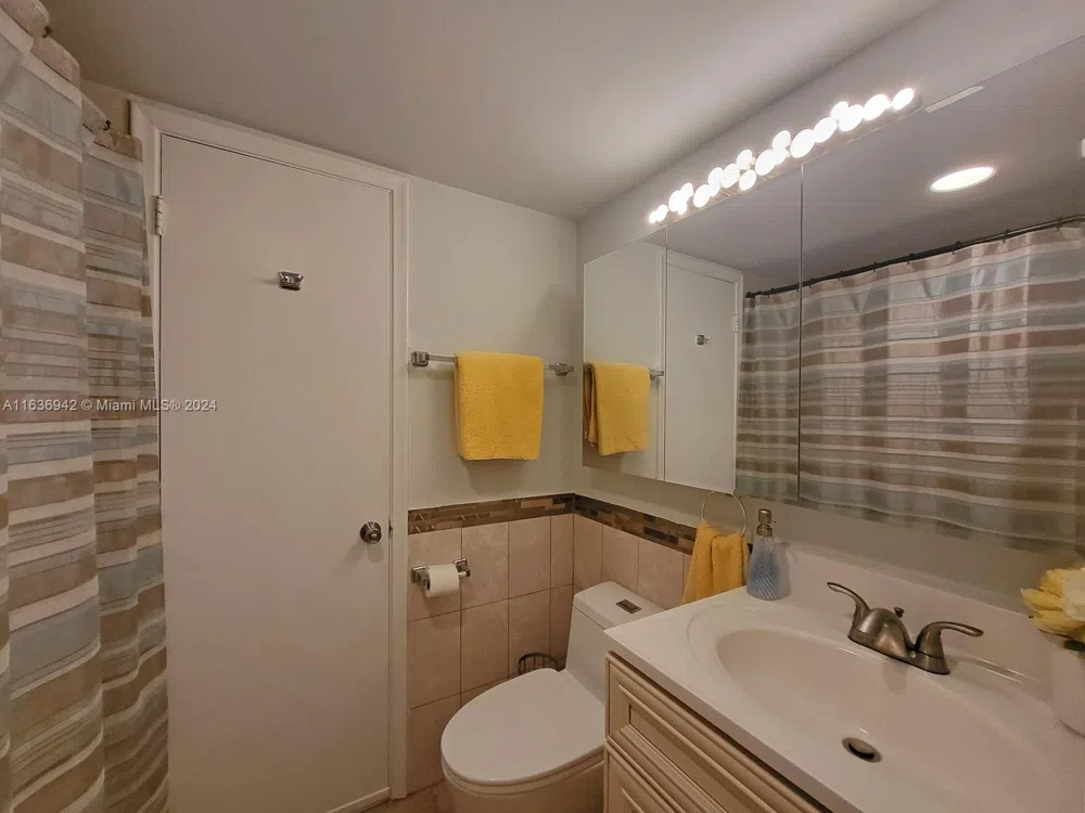 1825 S Ocean Dr #206 Hallandale Beach, FL 33009